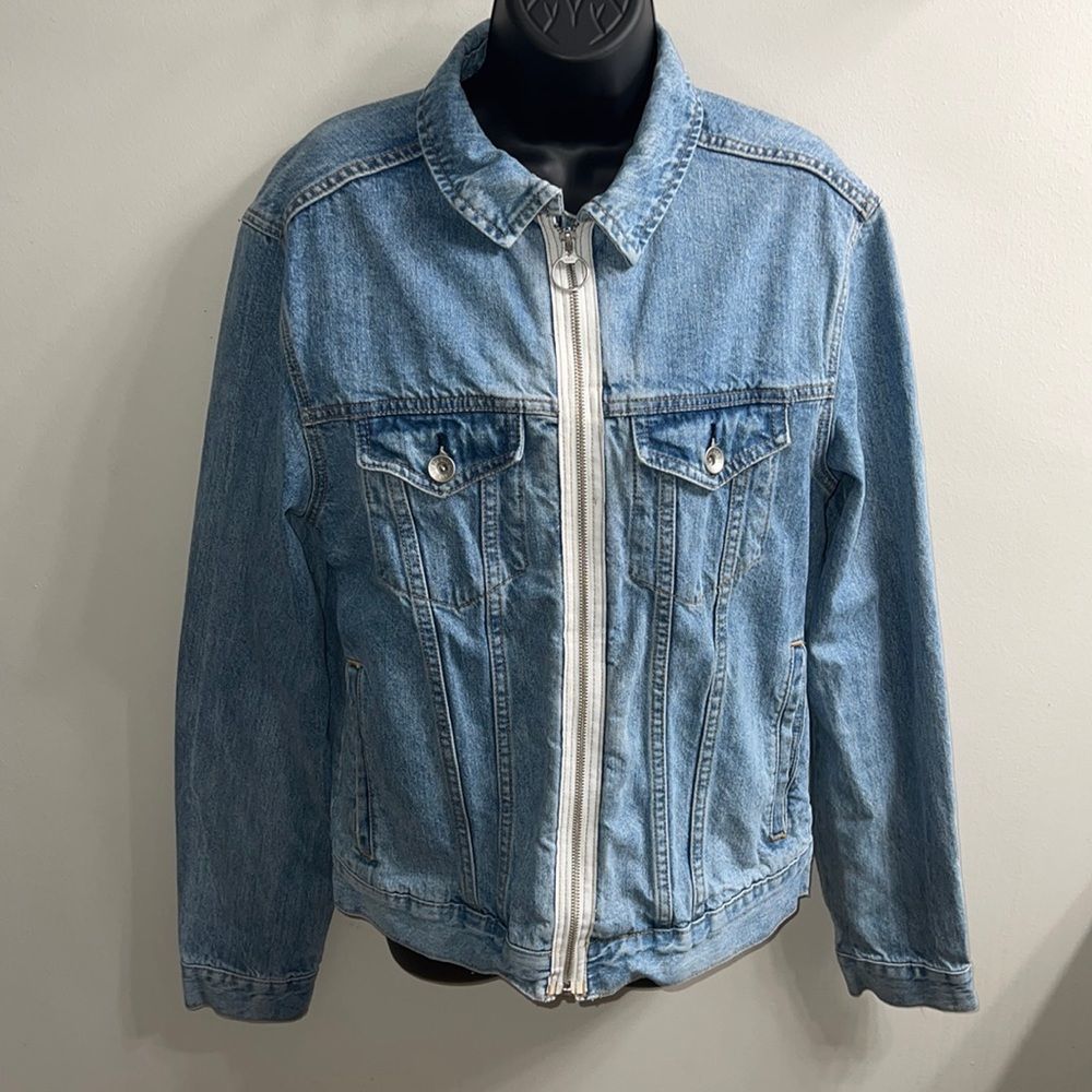 Men’s Light Wash Urban Outfitters Denim Jacket